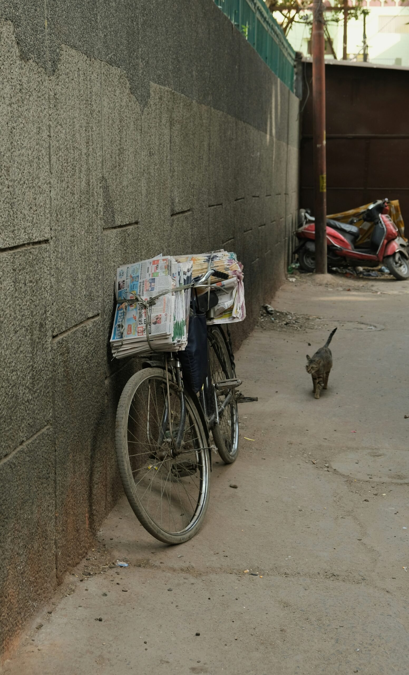 black bicycle with blue and white textile